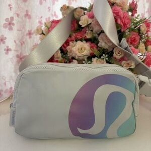 Lululemon Everywhere Belt Bag